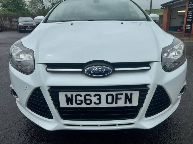 Ford Focus 1.0 125 EcoBoost Zetec 5dr Estate Estate Petrol White