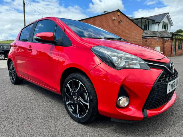 Toyota Yaris 1.33 VVT-i Sport 5dr Hatchback Petrol Red