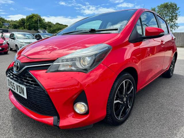 Toyota Yaris 1.33 VVT-i Sport 5dr Hatchback Petrol Red