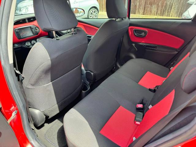 Toyota Yaris 1.33 VVT-i Sport 5dr Hatchback Petrol Red