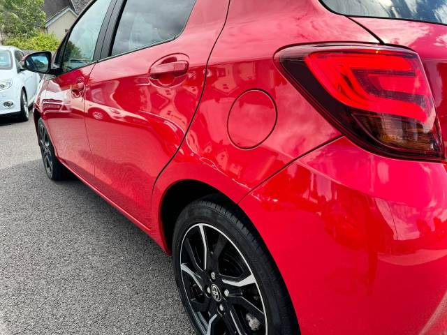 Toyota Yaris 1.33 VVT-i Sport 5dr Hatchback Petrol Red