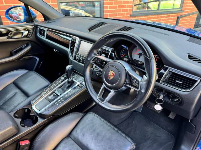 Porsche Macan 3.0 S Diesel 5dr PDK (£8067 OF OPTIONAL EXTRAS) Estate Diesel Blue