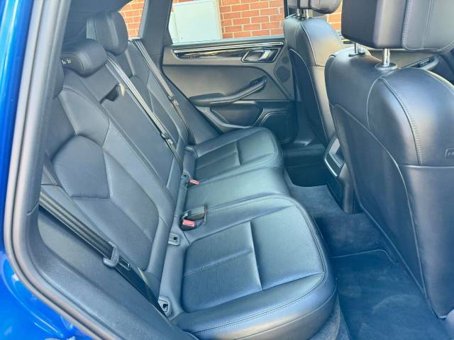 Porsche Macan 3.0 S Diesel 5dr PDK (£8067 OF OPTIONAL EXTRAS) Estate Diesel Blue