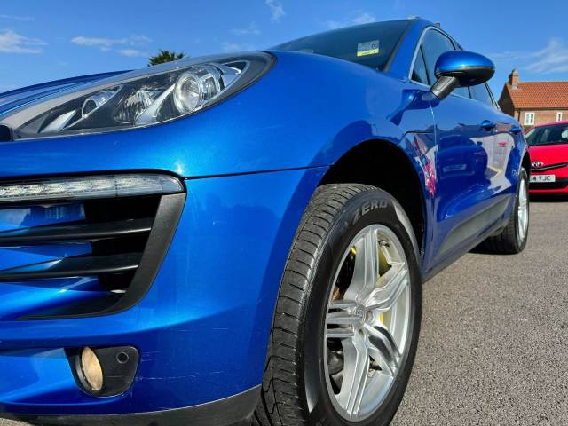 Porsche Macan 3.0 S Diesel 5dr PDK (£8067 OF OPTIONAL EXTRAS) Estate Diesel Blue