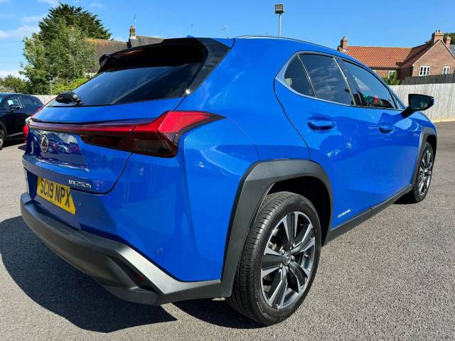 Lexus Ux 250h 2.0 5dr CVT Premium Estate Petrol / Electric Hybrid Blue