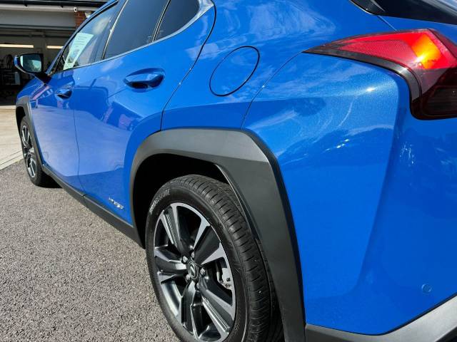 Lexus Ux 250h 2.0 5dr CVT Premium Estate Petrol / Electric Hybrid Blue