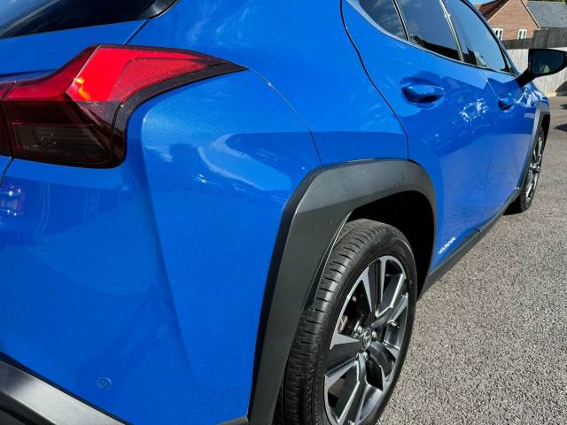 Lexus Ux 250h 2.0 5dr CVT Premium Estate Petrol / Electric Hybrid Blue