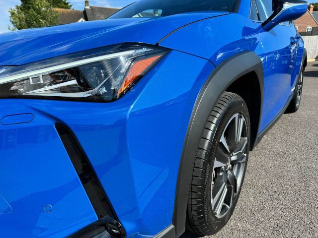 Lexus Ux 250h 2.0 5dr CVT Premium Estate Petrol / Electric Hybrid Blue