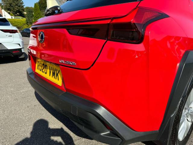 Lexus Ux 250h 2.0 5dr CVT [without Nav] Estate Petrol / Electric Hybrid Red