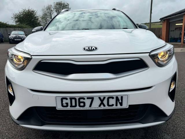 Kia Stonic 1.0T GDi First Edition 5dr Hatchback Petrol White