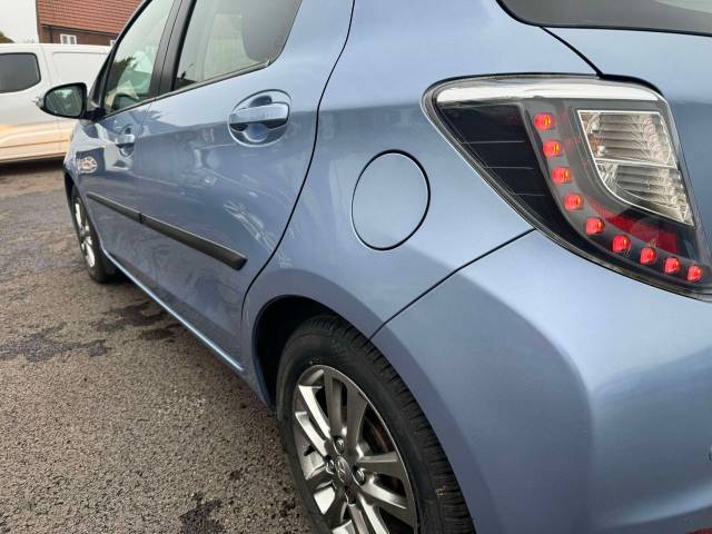 Toyota Yaris 1.33 VVT-i Icon+ 5dr Hatchback Petrol Blue