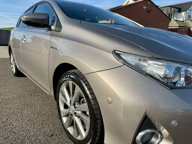 Toyota Auris 1.8 VVTi Hybrid Excel 5dr CVT Auto Hatchback Petrol / Electric Hybrid Bronze