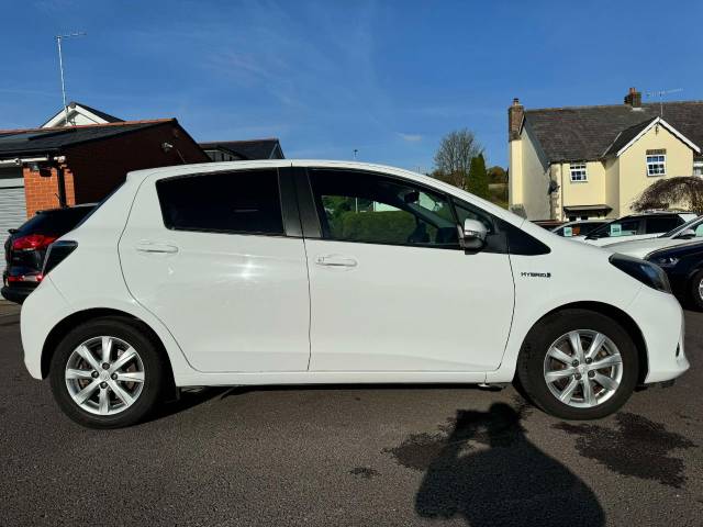 Toyota Yaris 1.5 VVT-i Hybrid Icon+ 5dr CVT Hatchback Hybrid White