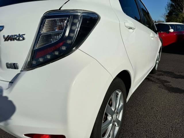 Toyota Yaris 1.5 VVT-i Hybrid Icon+ 5dr CVT Hatchback Hybrid White