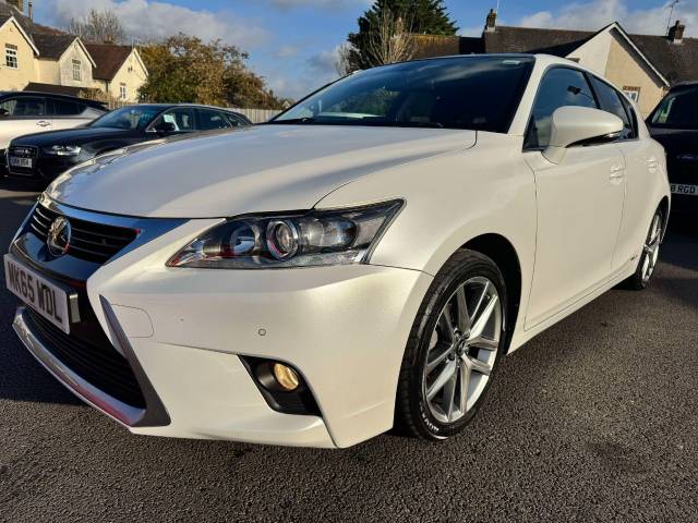 Lexus CT 200h 1.8 Advance Plus 5dr CVT Auto Hatchback Petrol / Electric Hybrid White/black