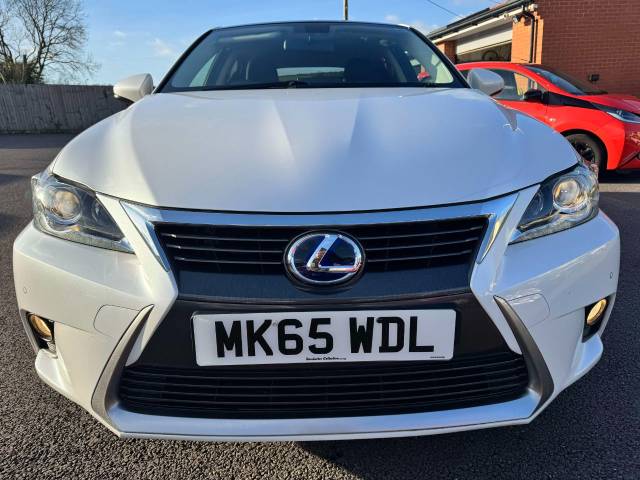 Lexus CT 200h 1.8 Advance Plus 5dr CVT Auto Hatchback Petrol / Electric Hybrid White/black