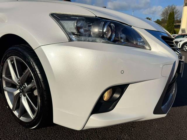 Lexus CT 200h 1.8 Advance Plus 5dr CVT Auto Hatchback Petrol / Electric Hybrid White/black