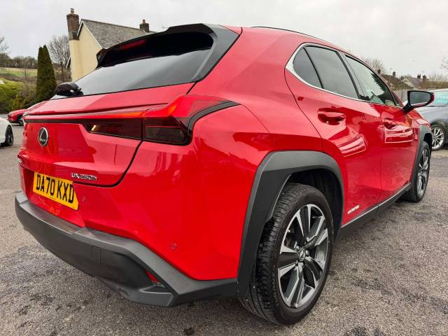 Lexus Ux 250h 2.0 5dr CVT (PREMIUM PACK) Estate Petrol / Electric Hybrid Red