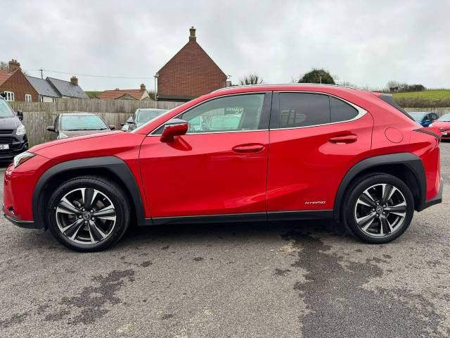 Lexus Ux 250h 2.0 5dr CVT (PREMIUM PACK) Estate Petrol / Electric Hybrid Red