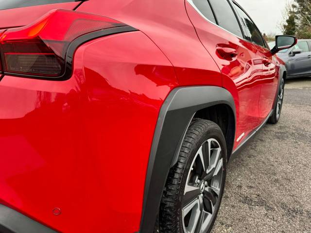 Lexus Ux 250h 2.0 5dr CVT (PREMIUM PACK) Estate Petrol / Electric Hybrid Red