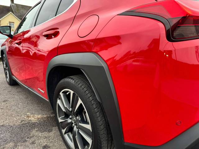 Lexus Ux 250h 2.0 5dr CVT (PREMIUM PACK) Estate Petrol / Electric Hybrid Red